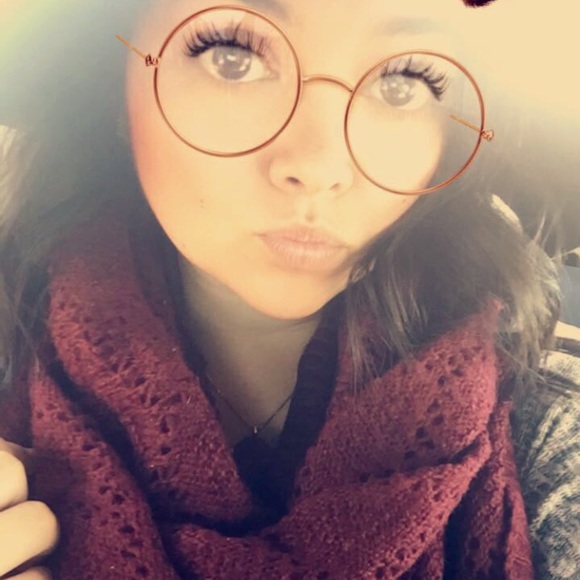 Meet your Posher, Bianca - Picture 1 of 1